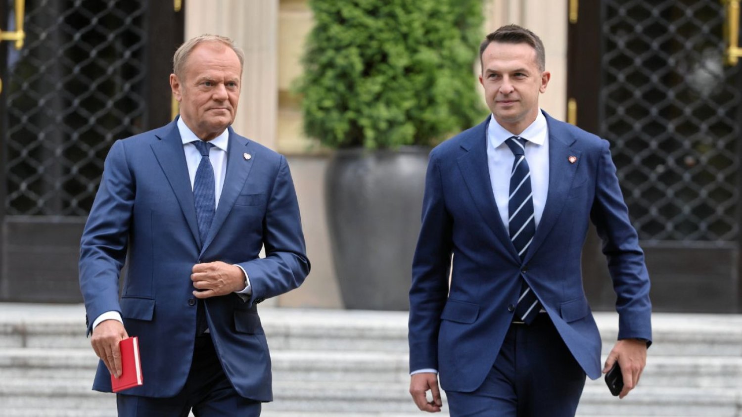 Tusk powołał nowego rzecznika. Tak Polacy oceniają tę decyzję. Adam Szłapka rzecznikiem rządu. Tak Polacy oceniają decyzję Tuska w sondażu.