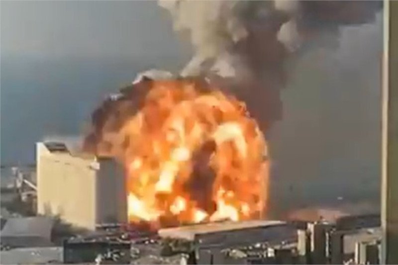 W Bejrucie są setki zaginionych po eksplozji w porcie.