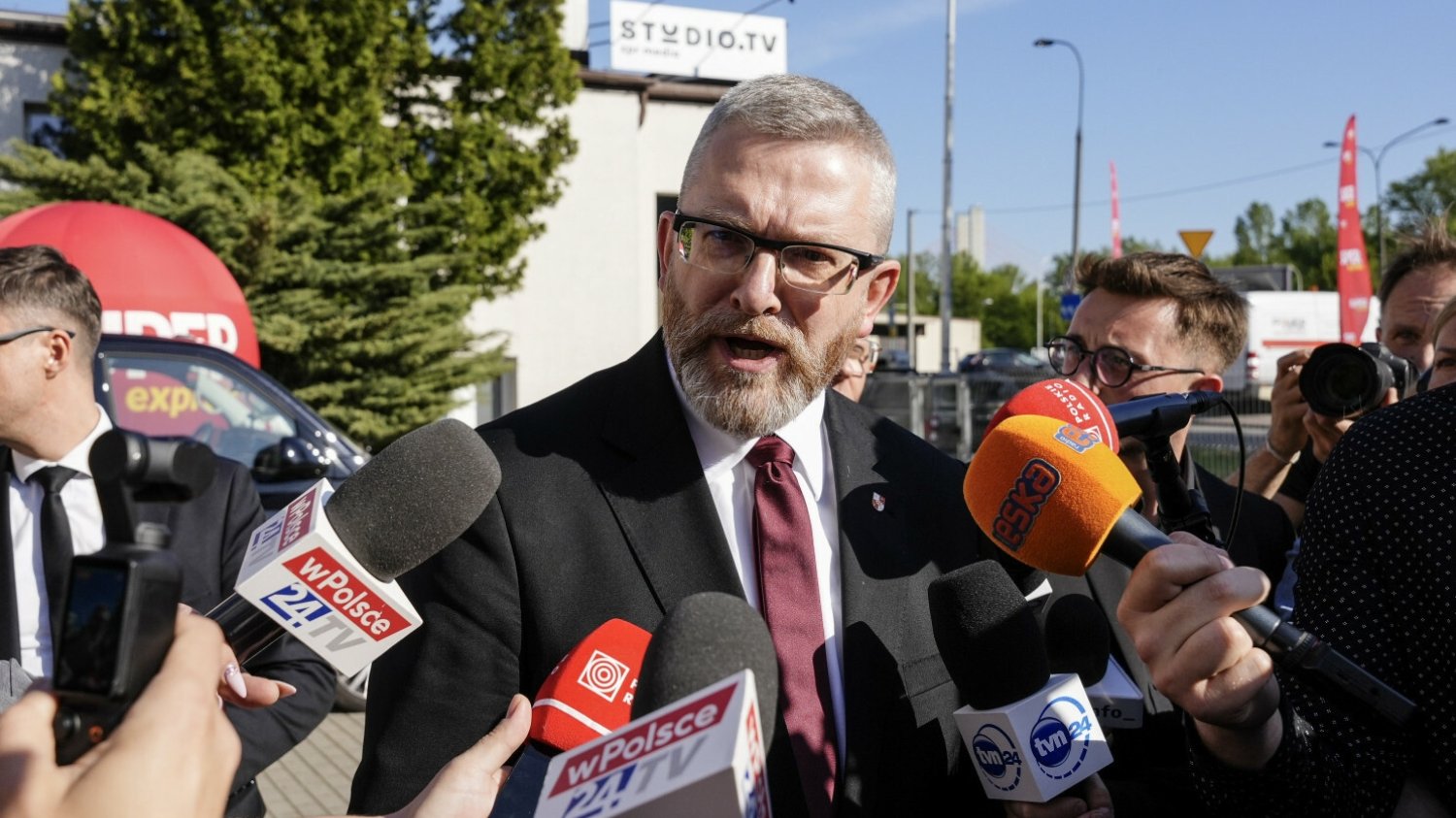 List otwarty siostry Grzegorza Brauna. Mamy reakcję samego polityka