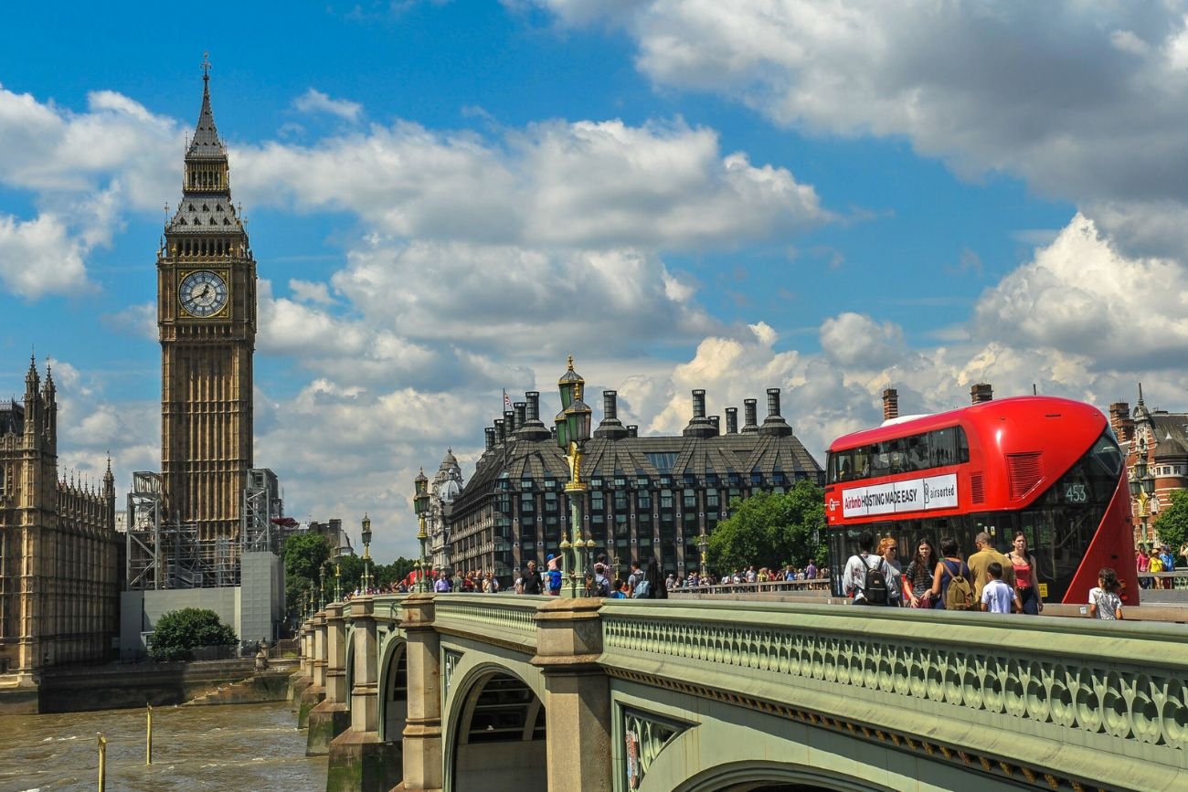 Nowe zasady wjazdu do Wielkiej Brytanii. Będziemy musieli sięgnąć głębiej do kieszeni. Nowe zasady wjazdu do Wielkiej Brytanii. Szykuje się dodatkowa opłata.
