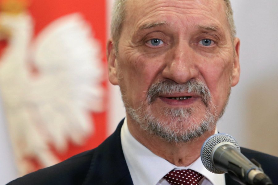 Antoniego Macierewicza miałby zastąpić Mariusz Błaszczak - podaje dziennikarz Radia Zet.