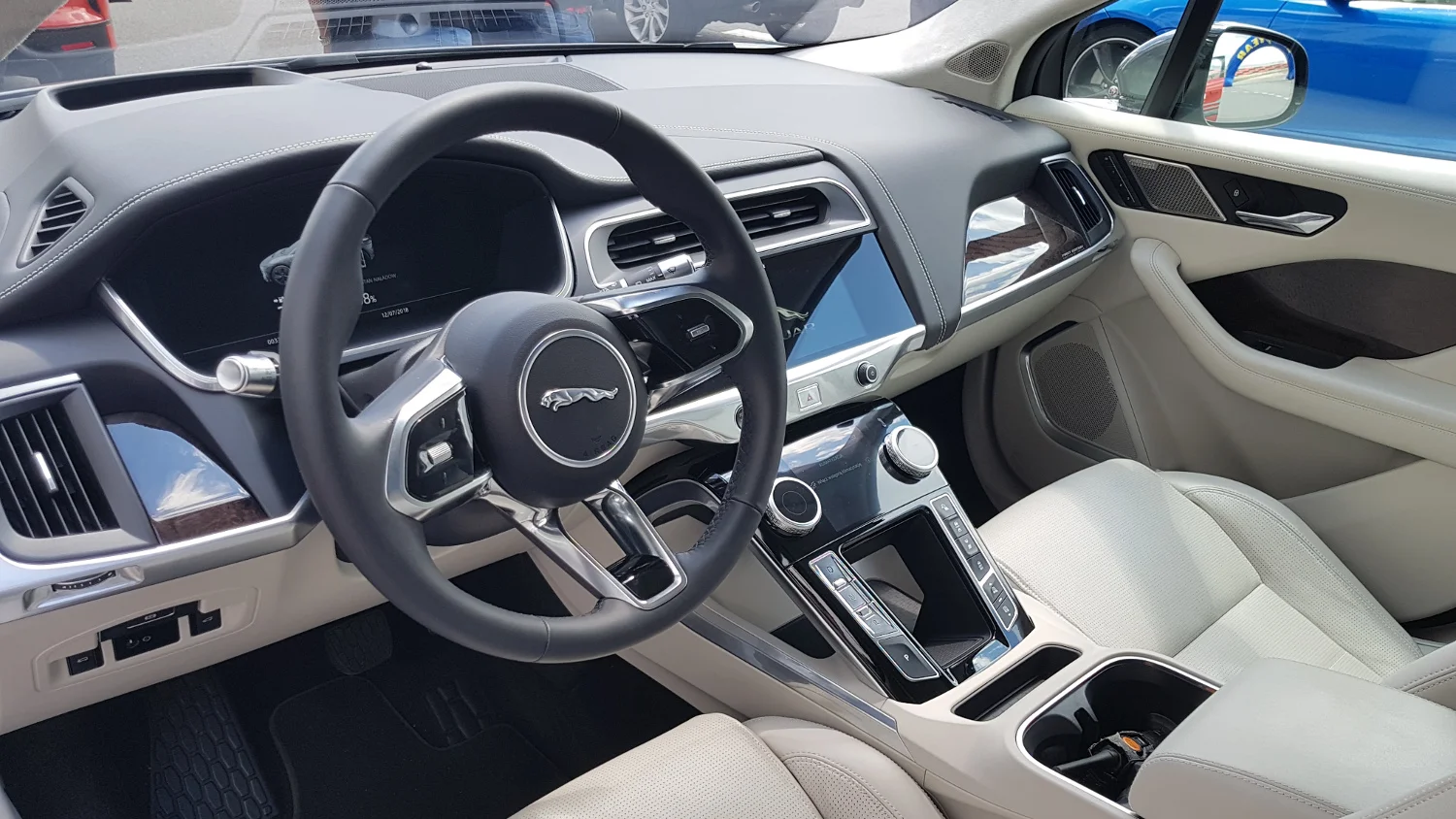 Jaguar – odrobina luksusu.