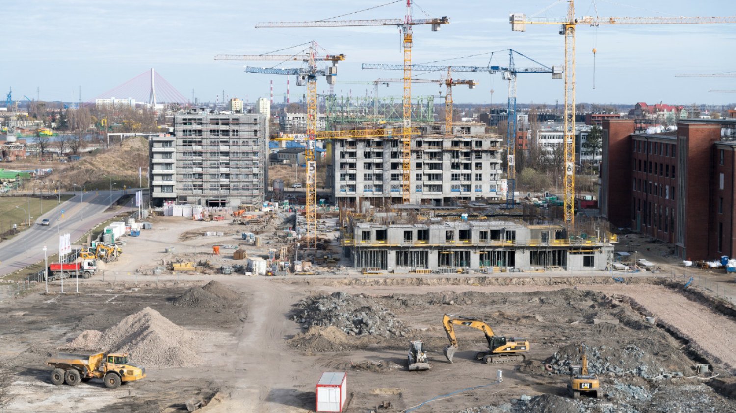 Wojna w Ukrainie, podobnie jak wysokie stopy procentowe, zmienia preferencje Polaków, którzy chcą kupić mieszkanie