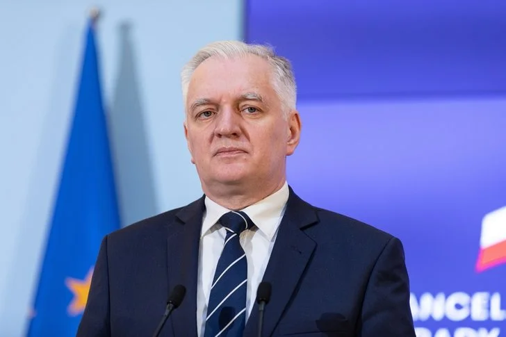 Jarosław Gowin w rozmowie podkreśla, że nie żałuje swojej decyzji.