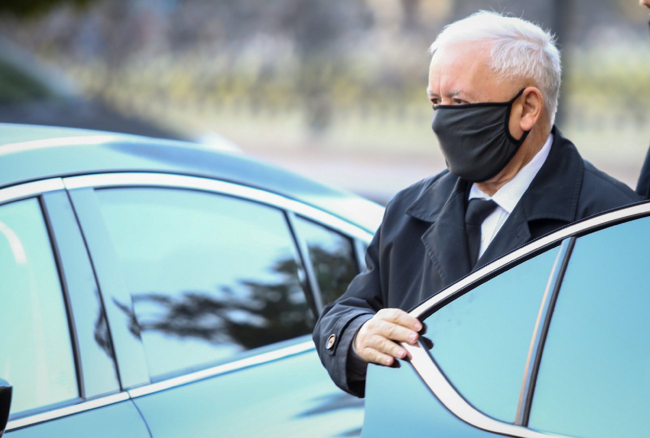 Kierowca Jarosława Kaczyńskiego pędził przez Żoliborz z zawrotną prędkością