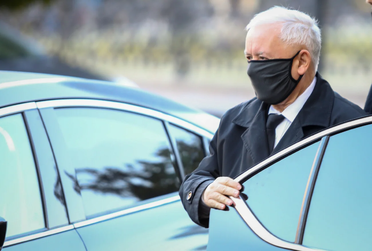Kierowca Jarosława Kaczyńskiego pędził przez Żoliborz z zawrotną prędkością