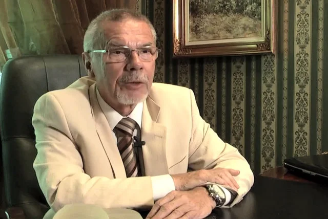 Dr. Andrzej Sankowski potrafi ze zdjęć twarzy odczytać jakim operacjom poddała się osoba