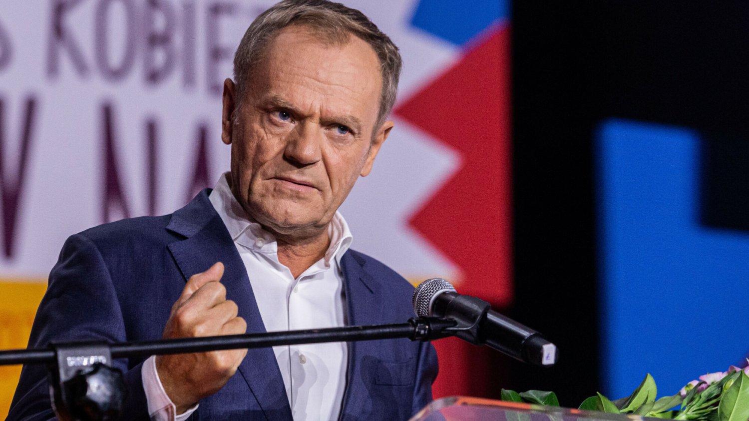 Donald Tusk na Kongresie Kobiet musiał się zmierzyć z pytaniem Janiny Ochojskiej. Donald Tusk na Kongresie Kobiet we Wrocławiu.