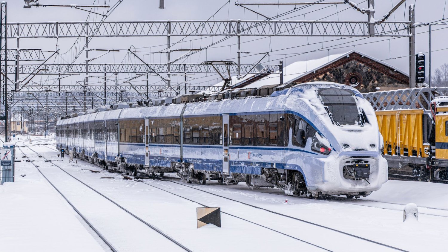 mrozy i utrudnienia na PKP zima na kolei