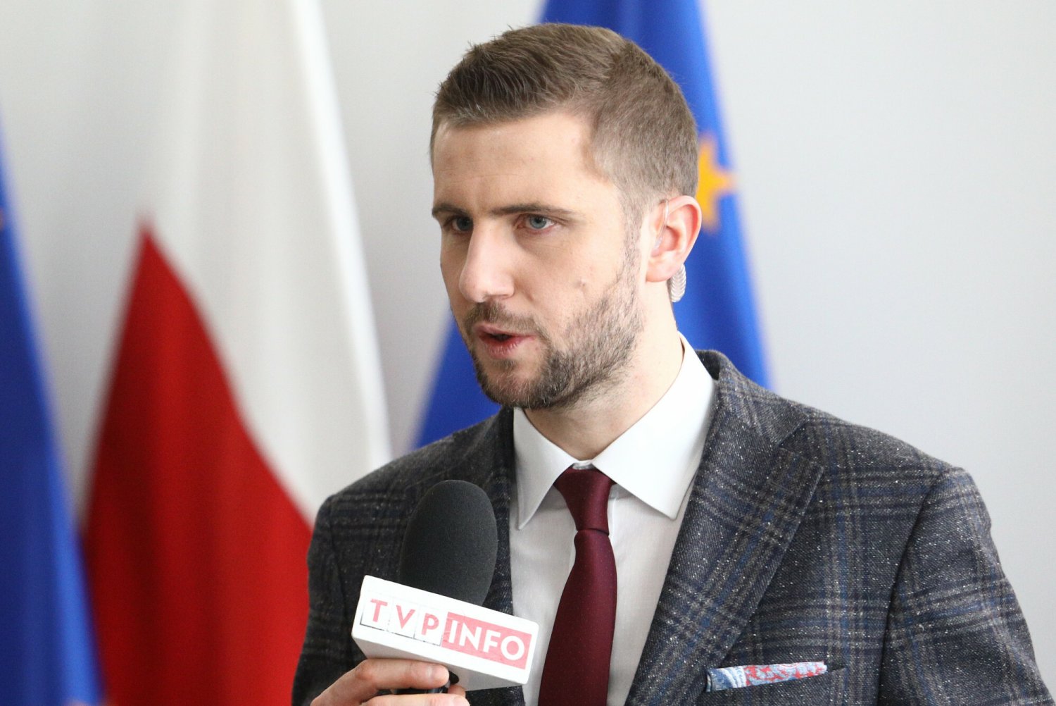 Miłosz Kłeczek z TVP Info nie został wpuszczony na Campus Polska 2022. Wdał się w sprzeczkę z Barbarą Nowacką.