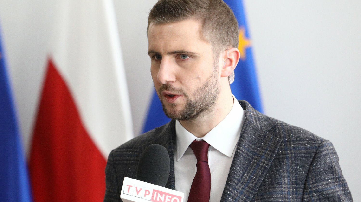 Miłosz Kłeczek z TVP Info nie został wpuszczony na Campus Polska 2022. Wdał się w sprzeczkę z Barbarą Nowacką.