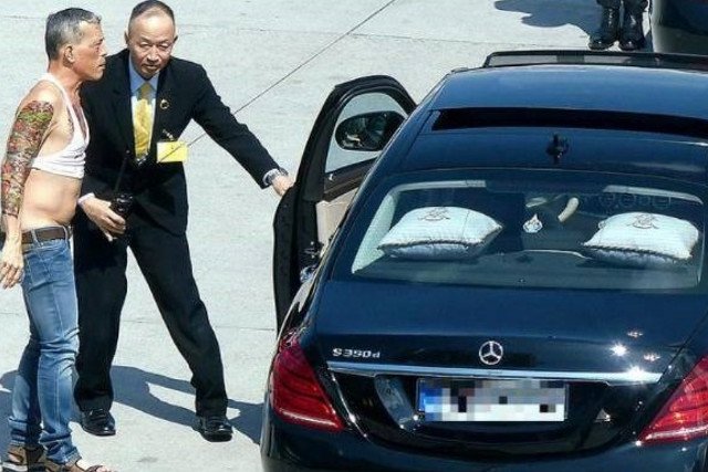 Nowy król Tajlandii - celebryta, hazardzista i playboy.