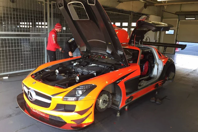 Robert Kubica wystartuje w 12-godzinnym wyścigu. Zasiądzie za sterami 600-konnego mercedesa