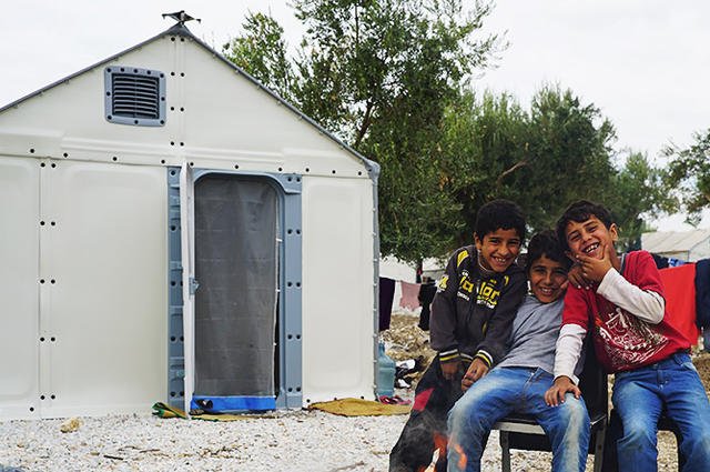 Szwajcaria zaproponuje uchodźcom składane domy IKEI