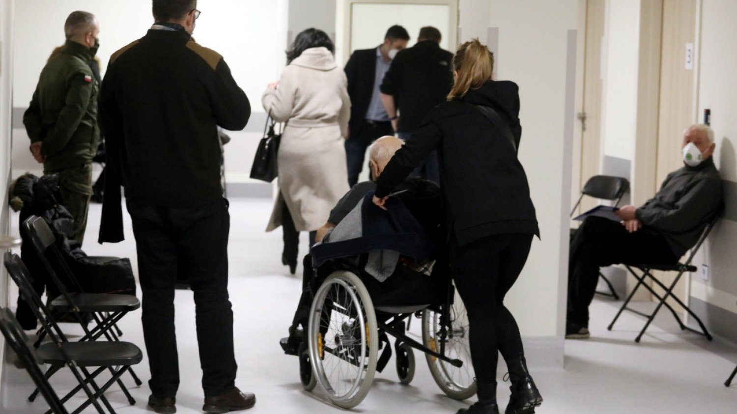Jedyny skuteczny lek hamujący namnażanie wirusa, a tym samym ciężki przebieg, hospitalizacje i zgony z powodu COVID-19 pozostaje w Polsce bez refundacji