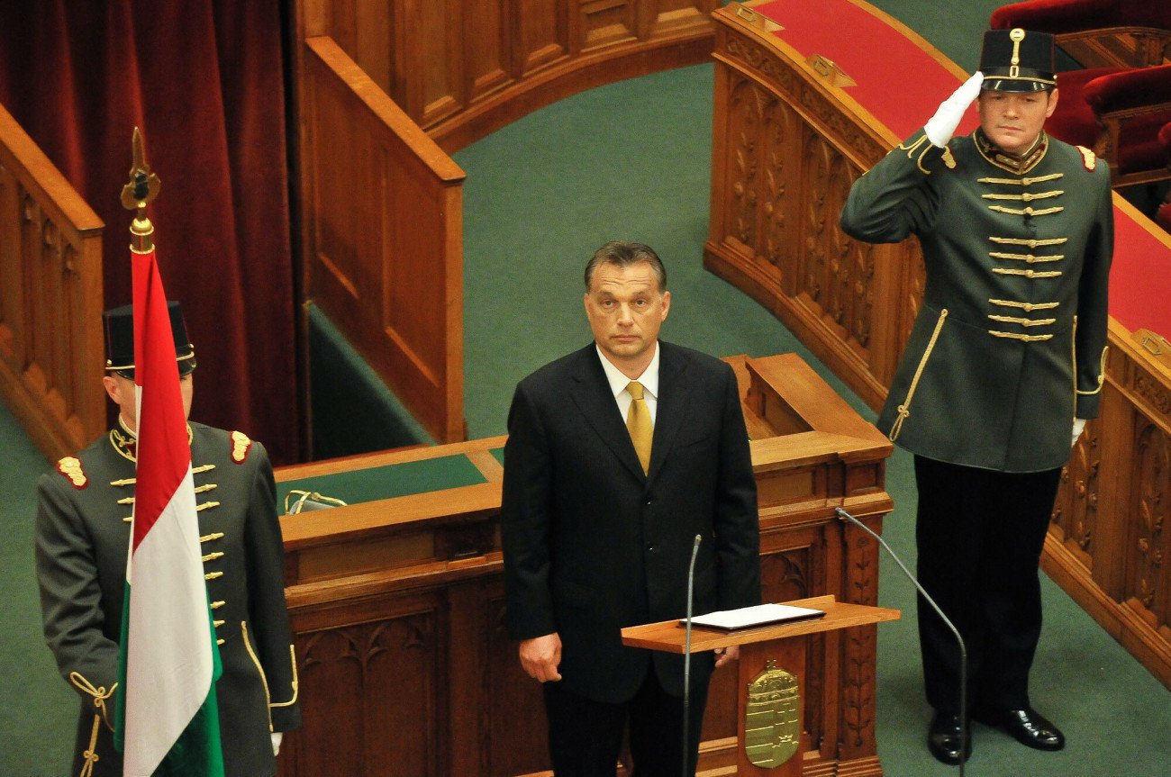 Viktor Orbán w parlamencie w Budapeszcie podczas ceremonii zaprzysiężenia na premiera w 2010 r.