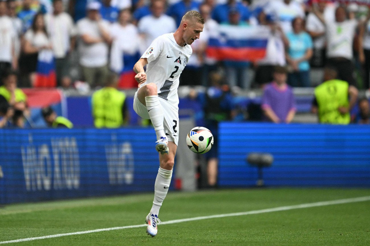 Zan Karnicnik, strzelec gola dla Słowenii. W bramkowej akcji przebiegł ok. 70 metrów.