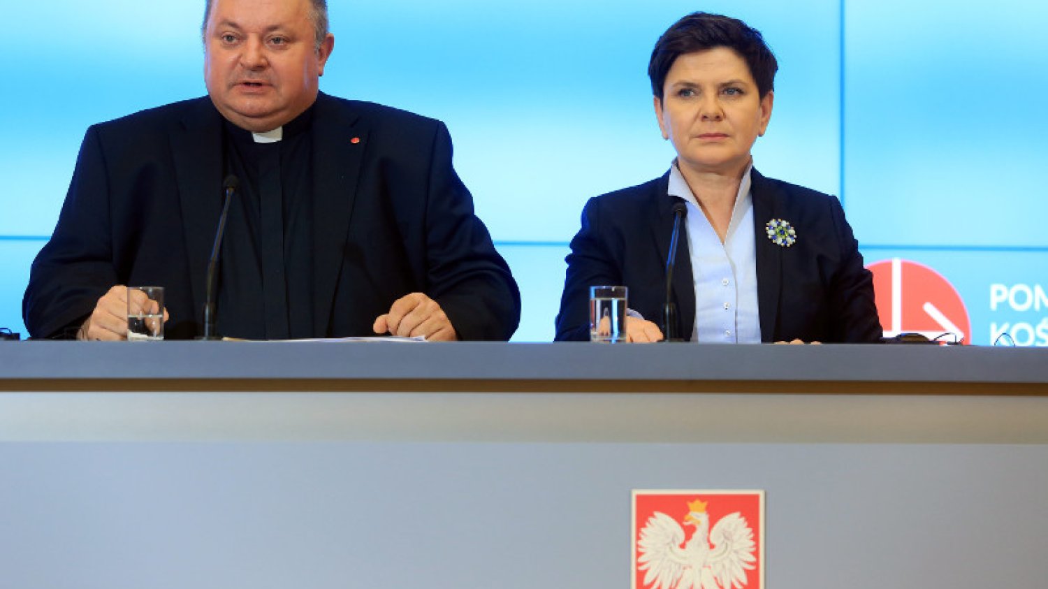 Beata Szydło rozpoczęła premierowanie od zakupów – nabyła 43 krzyże. Symbole religii chrześcijańskiej kosztowały łącznie ponad 3 tys. zł.
