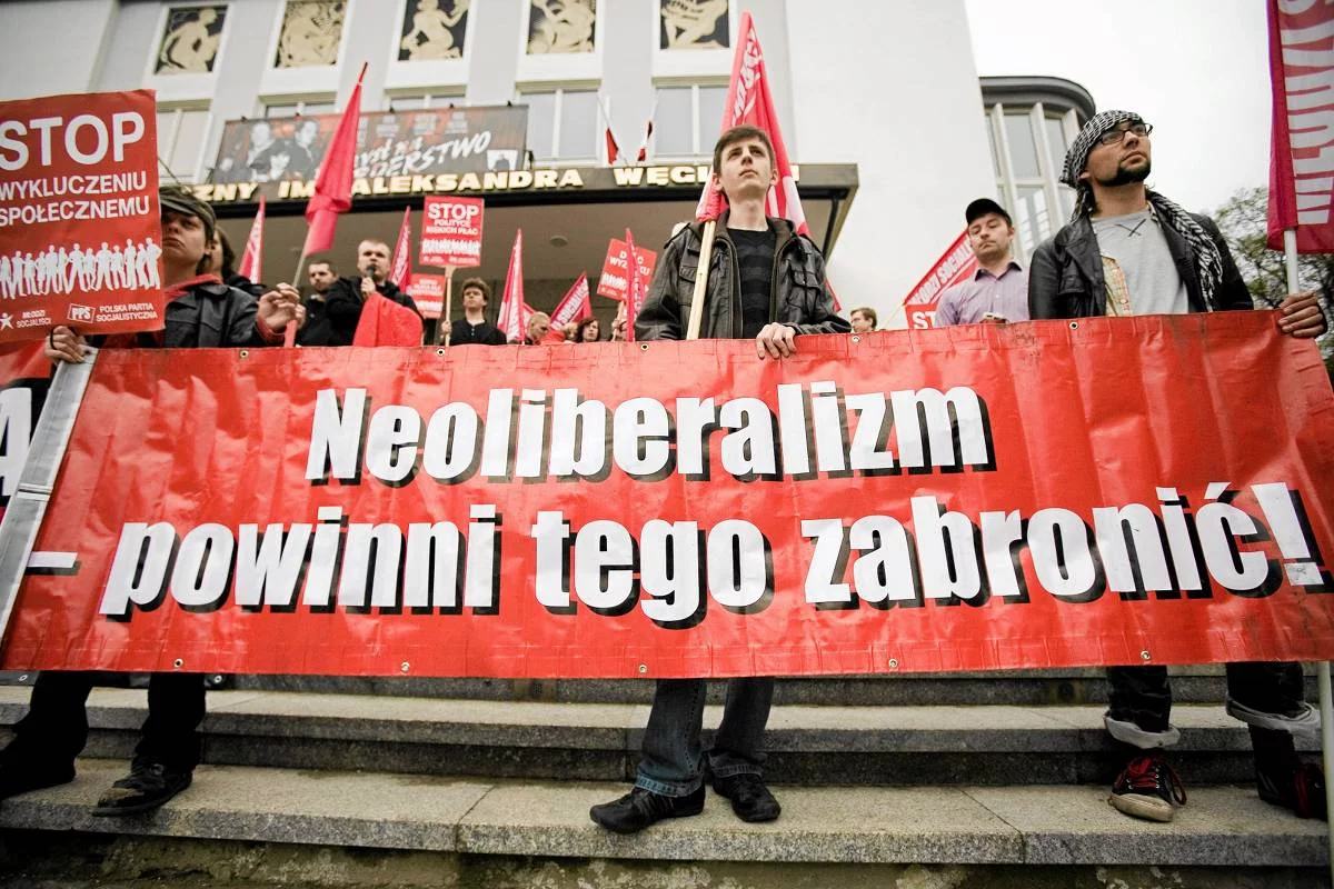 Maj 2010. Białystok. Marsz stylizowany na pochód pierwszomajowy