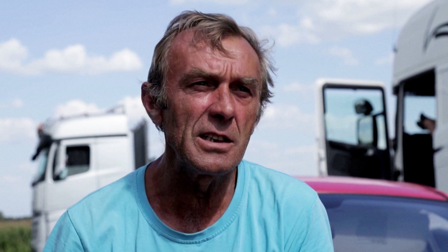 "Ja pamiętam czasy PRLu, ale no nie myślałem, że wrócimy do jeszcze gorszej epoki" — mówi jeden z oczekujących na węgiel.