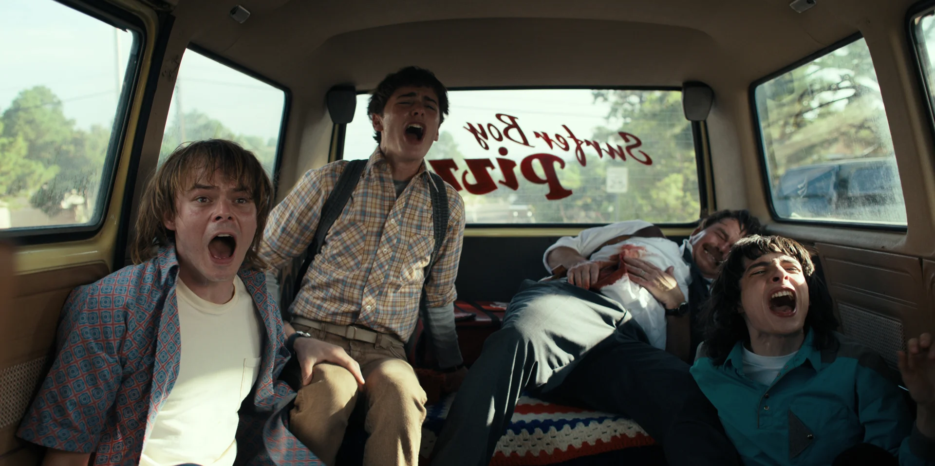 Od lewej: Charlie Heaton jako Jonathan Byers, Noah Schnapp jako Will Byers i Finn Wolfhard jako Mike Wheeler.