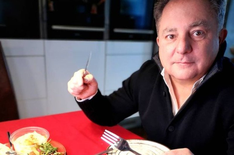 Robert Makłowicz zdradził swój sposób na zapiekany mus z jabłek.