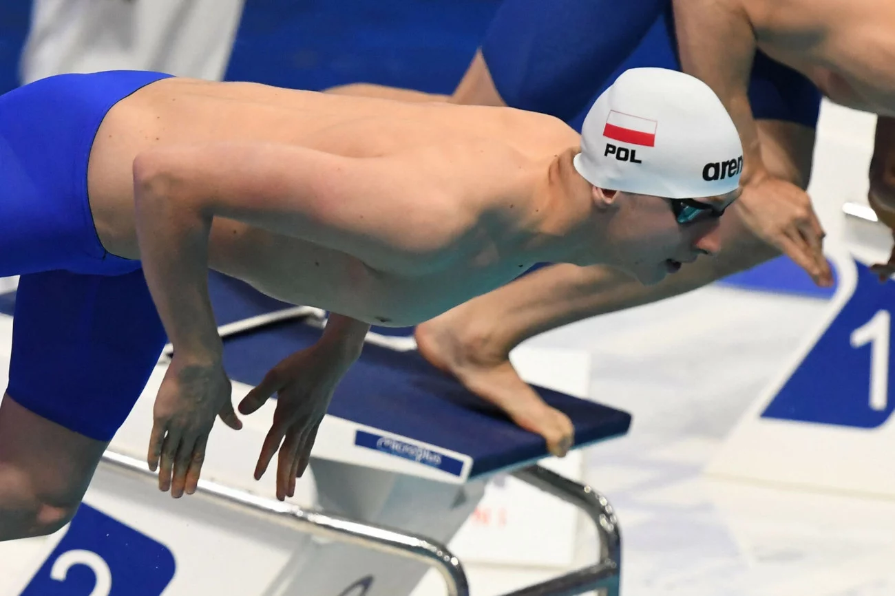 Krzysztof Chmielewski zrobił coś, czego chyba nikt się nie spodziewał. 17-latek awansował do finału olimpijskiego