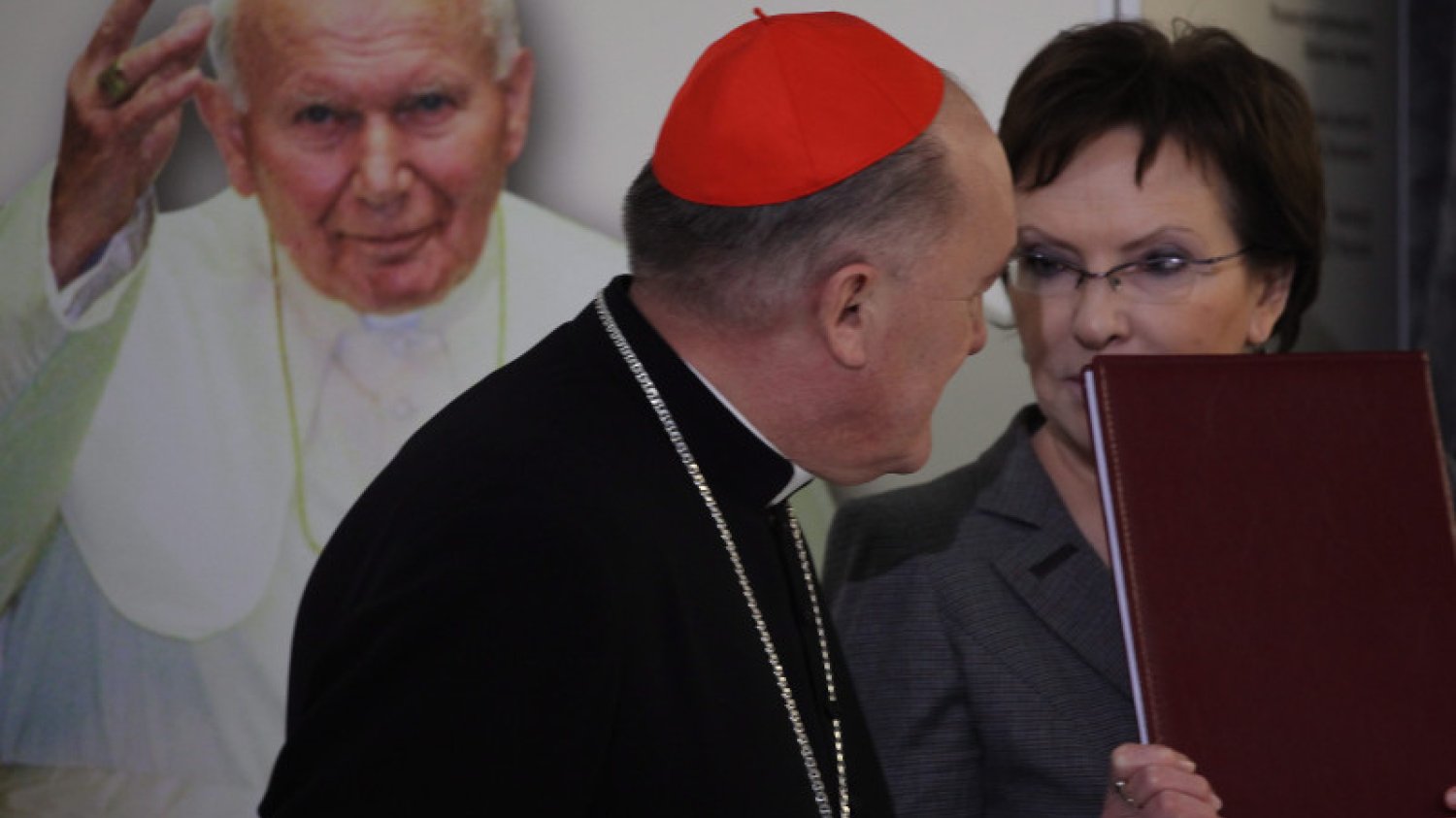 Premier Ewa Kopacz obiecała uregulowanie związków partnerskich, ale już wiadomo, że obietnicy nie dotrzyma. Nie tylko w tej jednej sprawie