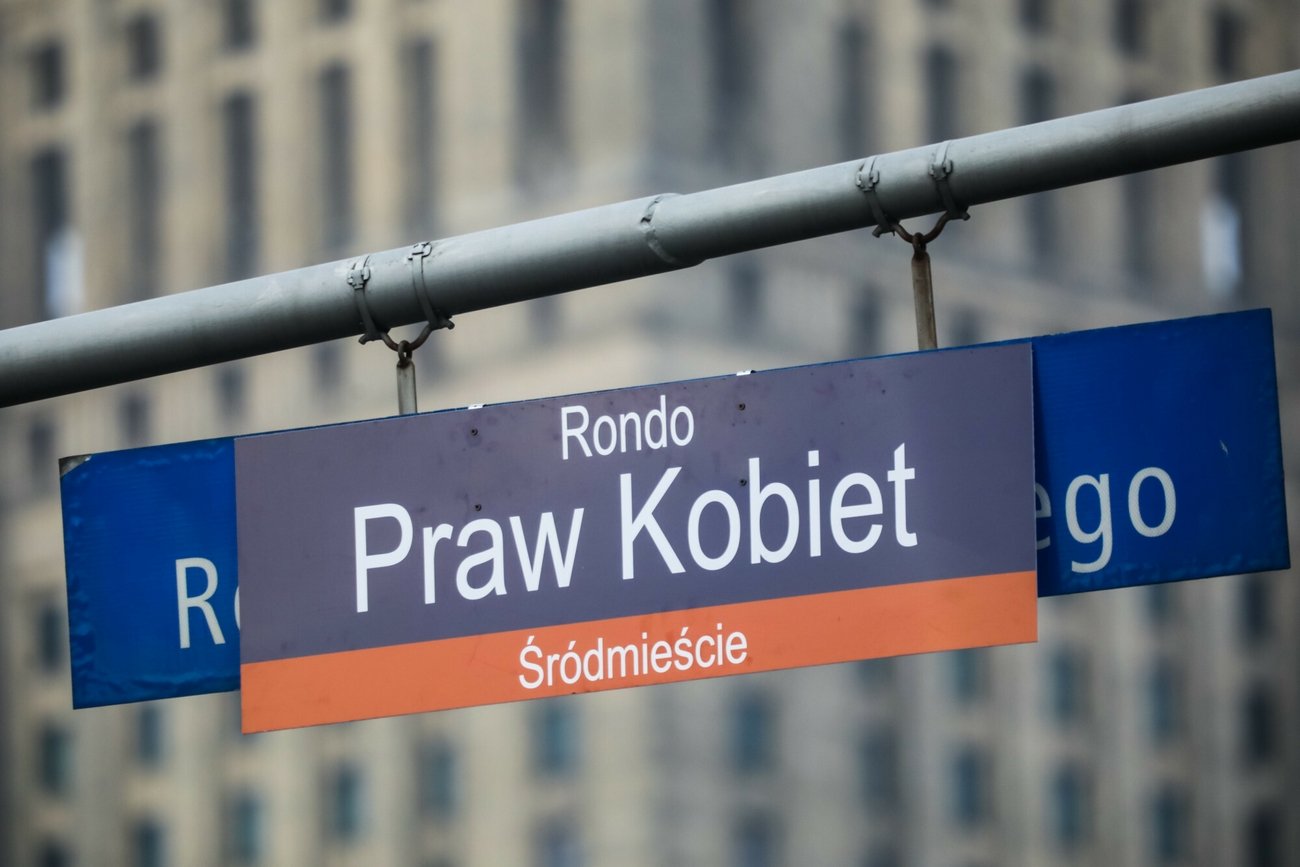 Rondo Dmowskiego zmieni nazwę na rondo Praw Kobiet?