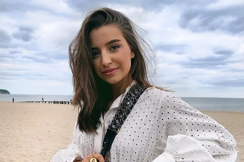 Julia Wieniawa ma 20 lat i już sporo doświadczenia życiowego