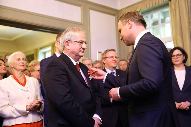 Podczas wizyty w Norwegii prezydent Andrzej Duda wręczył odznaczenia państwowe za "wybitne zasługi".