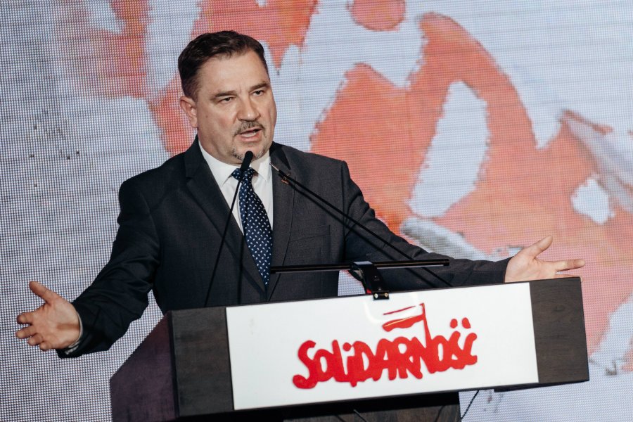 "Solidarność" odebrała logotyp związku z Medalu Wdzięczności Europejskiego Centrum Solidarności.