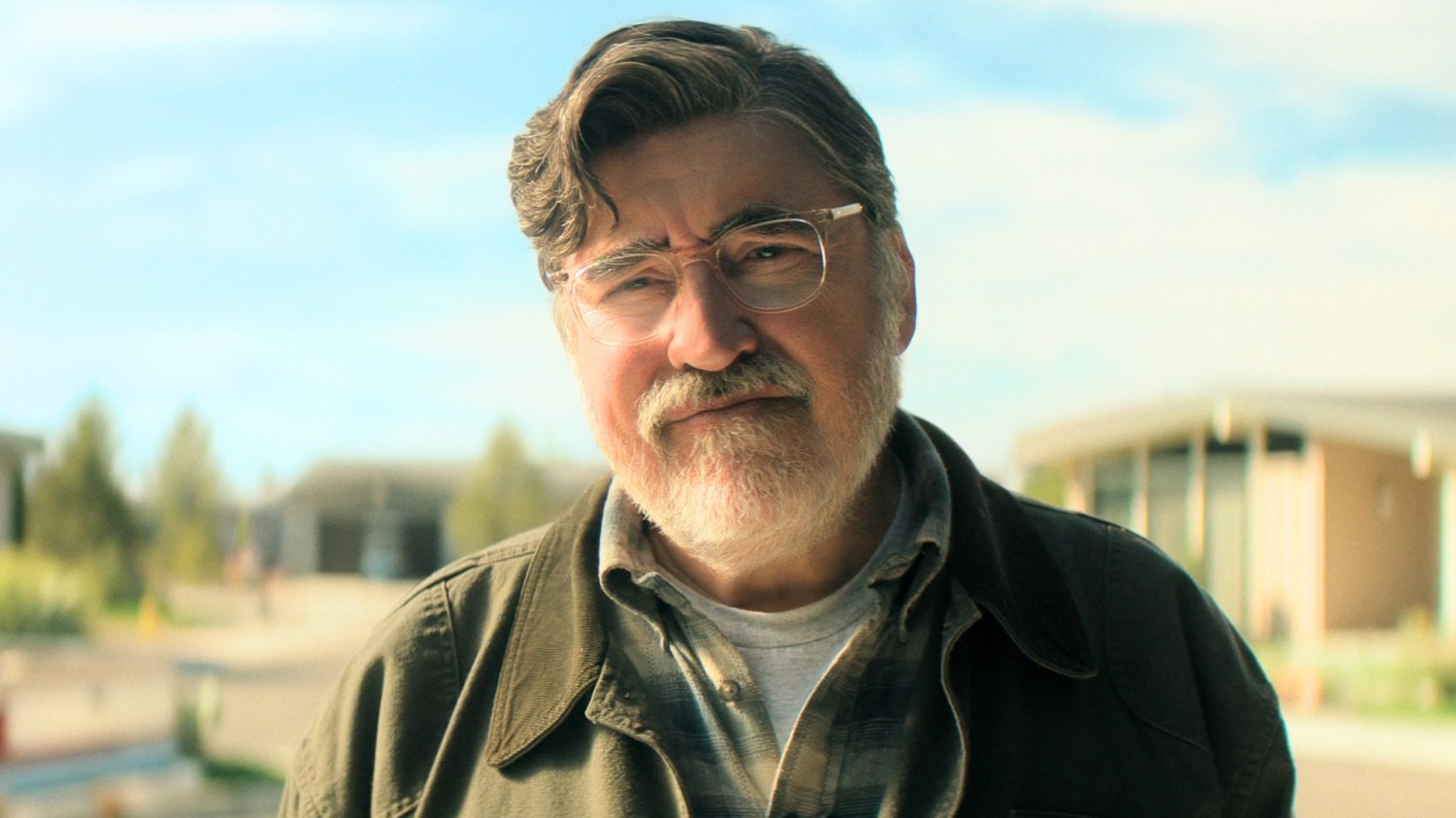 Nowy serial twórców "Stranger Things" odchodzi od Hawkins. Inspiruje się inną legendą Alfred Molina w serialu "The Boroughs"