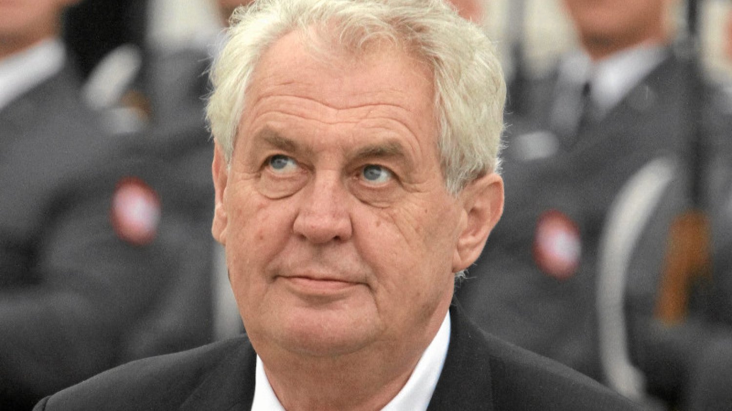 – Churchill używał jeszcze bardziej dosadnych słów – mawia Zeman.