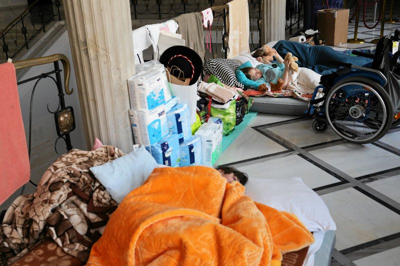 12 osób – rodzice i niepełnosprawne dzieci – już 15. dzień protestują w Sejmie.