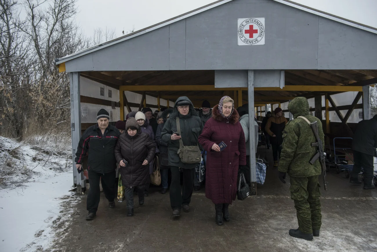 Tymczasowe przejście graniczne w rejonie Ługańska.