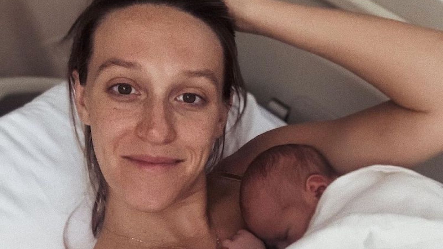 Aleksandra Żebrowska, założycielka marki odzieżowej Francis and Henry, a także żona aktora Michała Żebrowskiego, urodziła ich trzecie, wyczekiwane dziecko. Aleksandra Żebrowska, założycielka marki odzieżowej Francis and Henry, a także żona aktora Michała Żebrowskiego, urodziła ich trzecie, wyczekiwane dziecko.