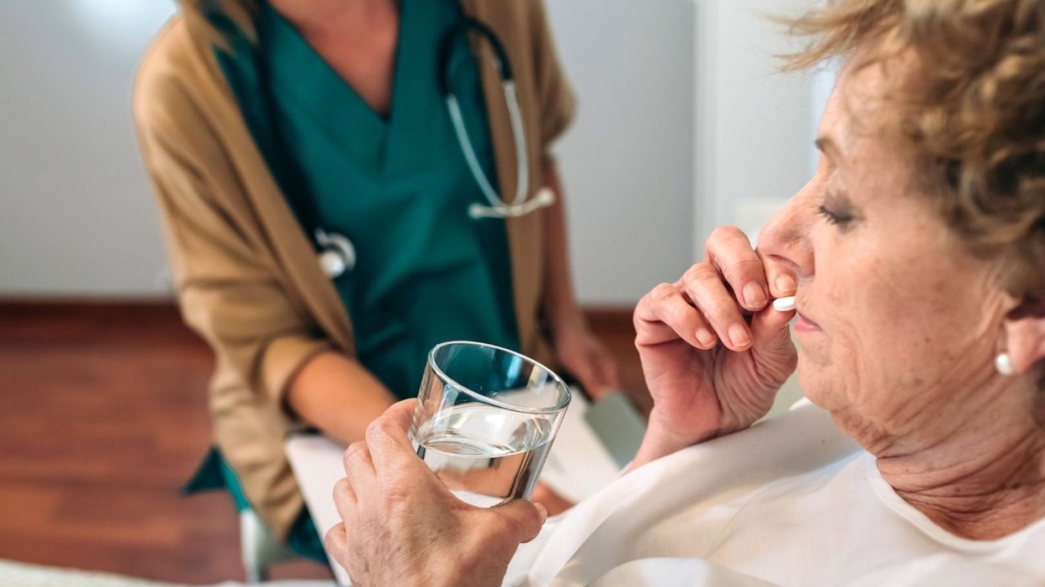 Leki antydepresyjne SSRI podnosząc poziom serotoniny poprawiają też odporność i wspomagają leczenie raka. Leki antydepresyjne SSRI podnosząc poziom serotoniny poprawiają też odporność i wspomagają leczenie raka.