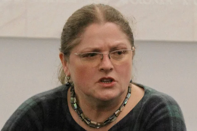 Krystyna Pawłowicz podpowiada na zarzuty dotyczące "zamachu" PiS na dekomkrację.