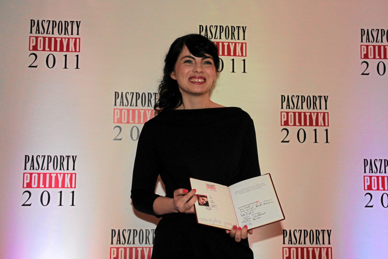 Julia Marcell odbiera Paszport "Polityki"