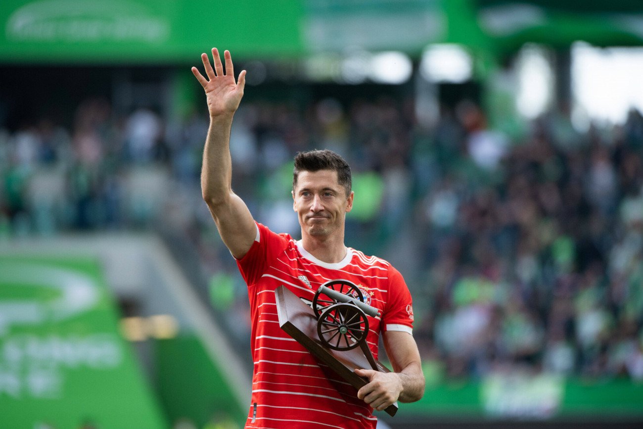 Robert Lewandowski najprawdopodobniej tego lata opuści Bayern Monachium. Polak obiera kurs na ligę hiszpańską.