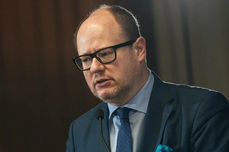 Politycy reagują na atak nożownika na prezydenta Gdańska.