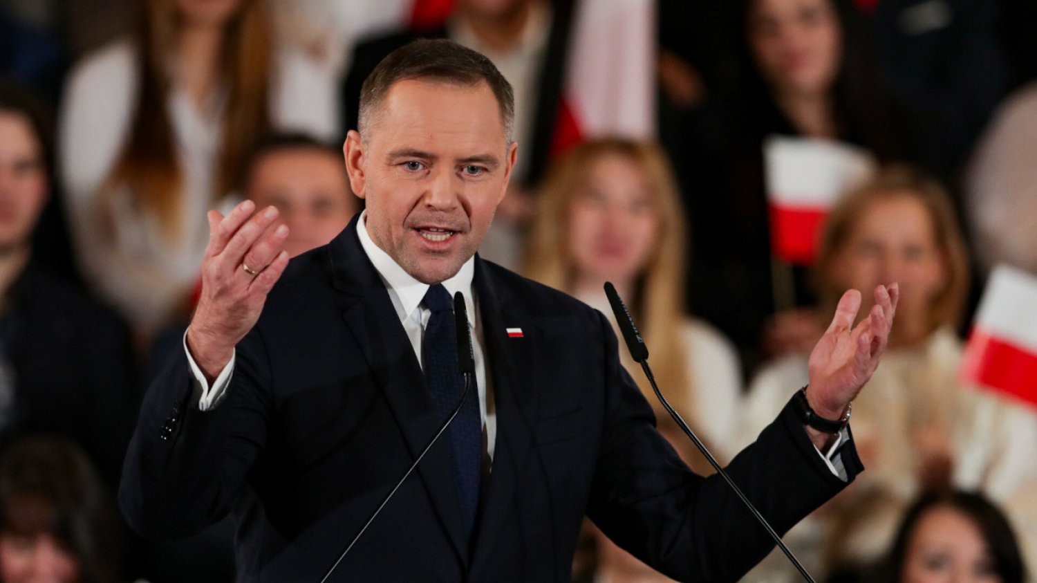 "Biegał z dziećmi po boisku", "Zwolnił mnie z pracy". Pytamy w Gdańsku o Karola Nawrockiego Tu zaczynał karierę Karol Nawrocki. Tak zapamiętali go w Gdańsku.