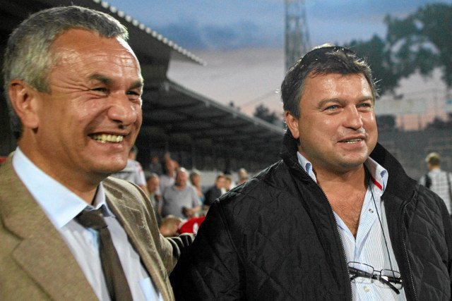 Andrzej Biernat i Roman Kosecki w 2010 roku. Teraz obydwaj politycy są kontrolowani przez CBA