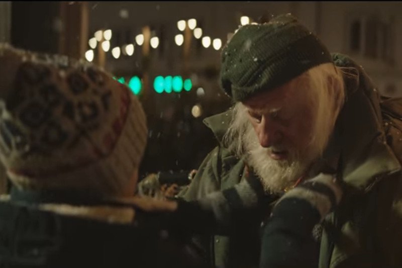 Nowy spot reklamowy Allegro wzrusza do łez. To więcej niż reklama. Porusza problem bezdomności.