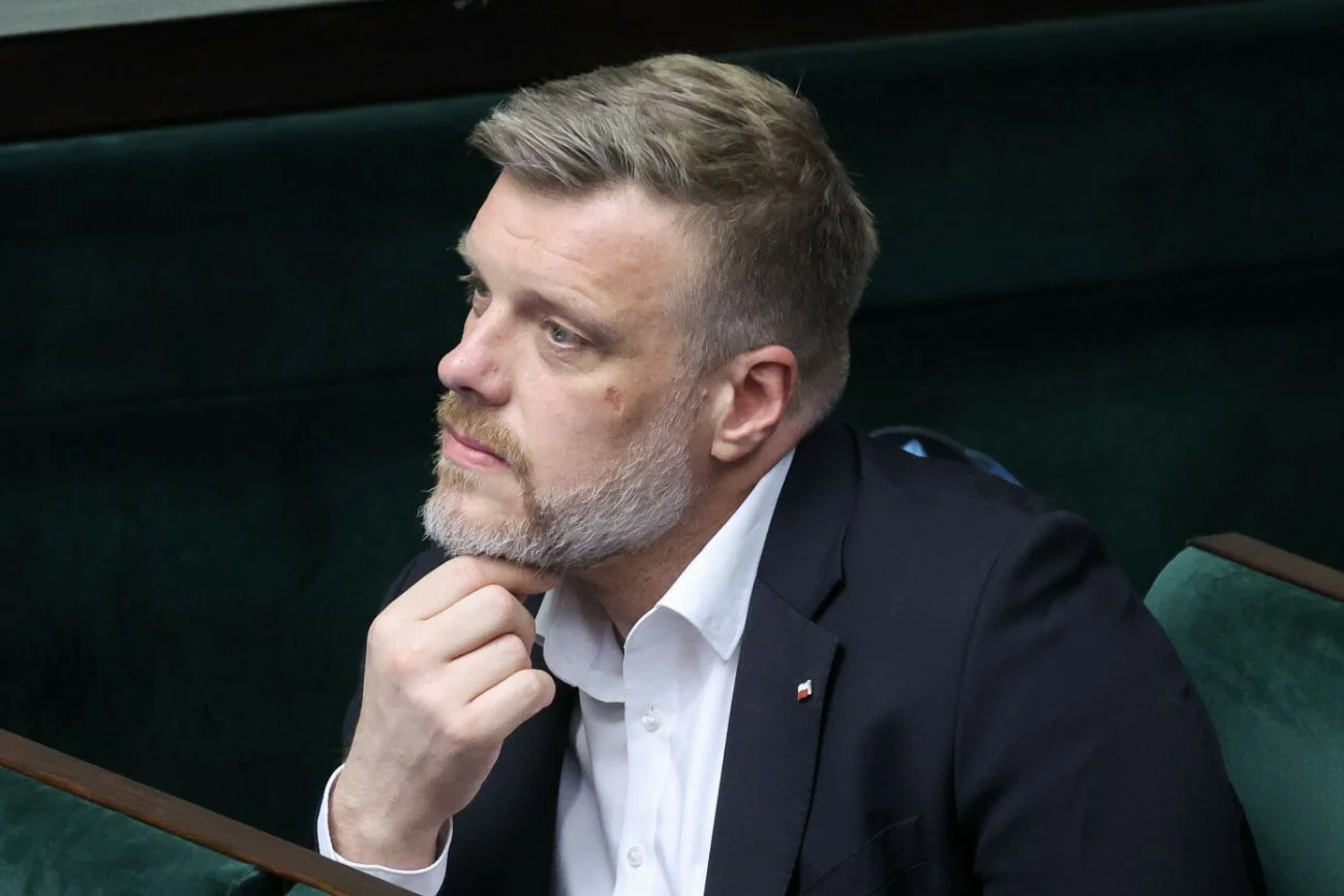 Trzaskowski złożył propozycję. Tak na SMS odpowiedział Adrian Zandberg. Zandberg odpowiedział na propozycję Trzaskowskiego. Postawił warunek.