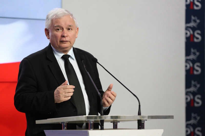 Jarosław Kaczyński nie wyciągnął wniosków z Czarnego Protestu – chce zaostrzenia ustawy aborcyjnej.