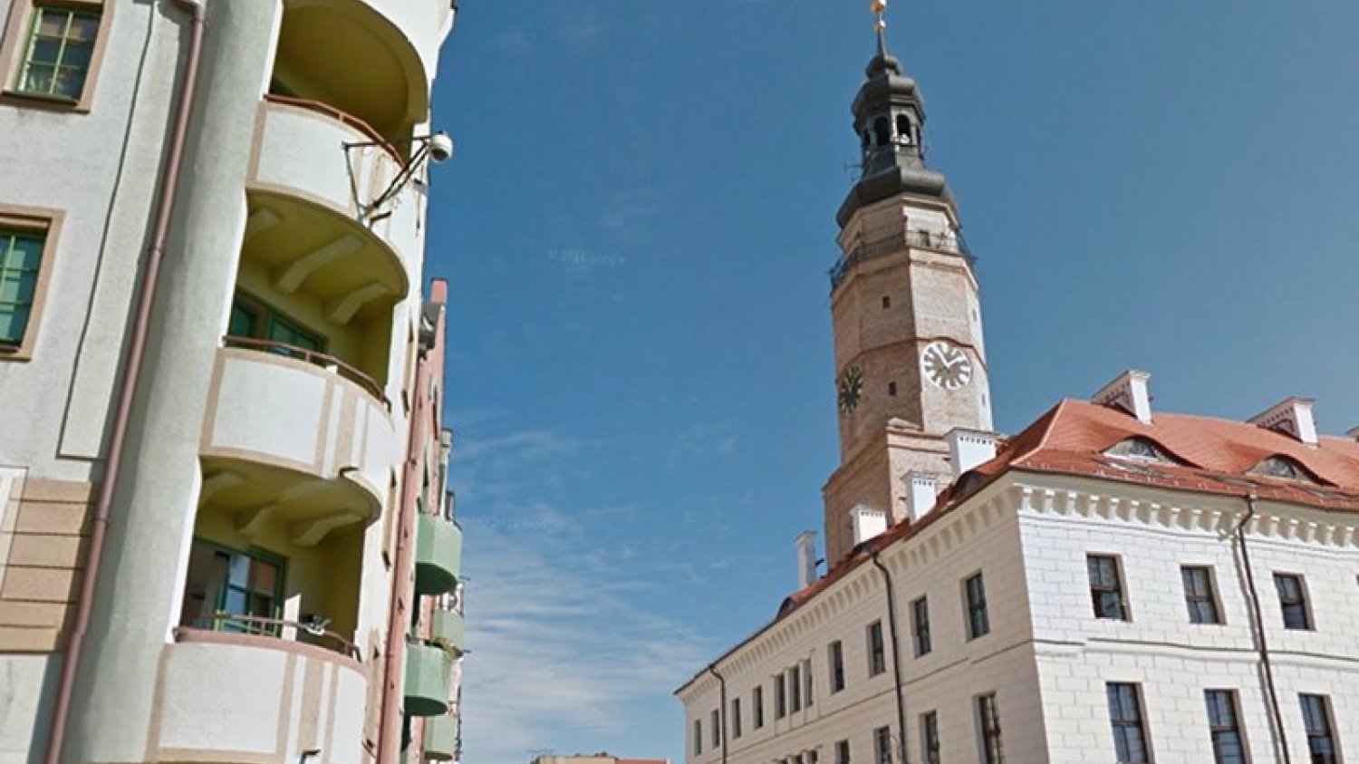 Do tego miasta prowadzi różowy most. Można dyskutować, albo kręcić nosem, że Głogów nie został wiernie odbudowany. Efekt po 30-latach od rozpoczęcia prac robi wrażenie.