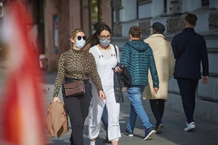 Poprawa sytuacja pandemicznej w Czechach. Rząd znacznie luzuje obostrzenia.