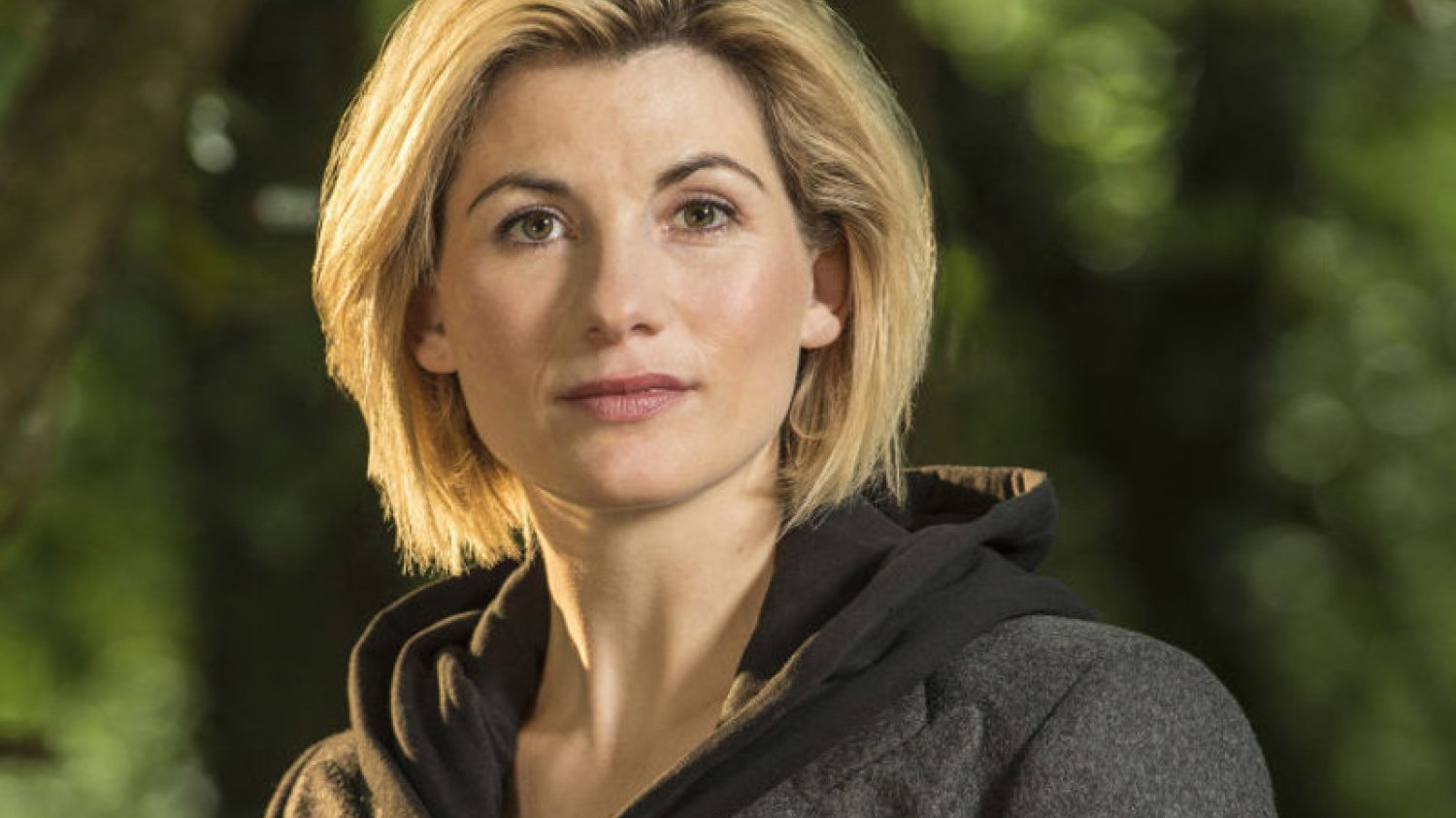 Brytyjski serial o Władcy Czasu jest kultowy dla fanów science fiction. Ale część widzów właśnie obraziła się na "Doctora Who", bo w nowym wcieleniu kosmita jest kobietą (Jodie Whittaker).
